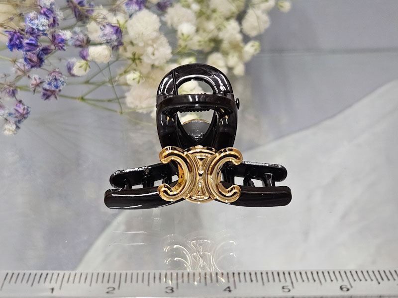 Заколка 1045001600421: цена 135 рублей.