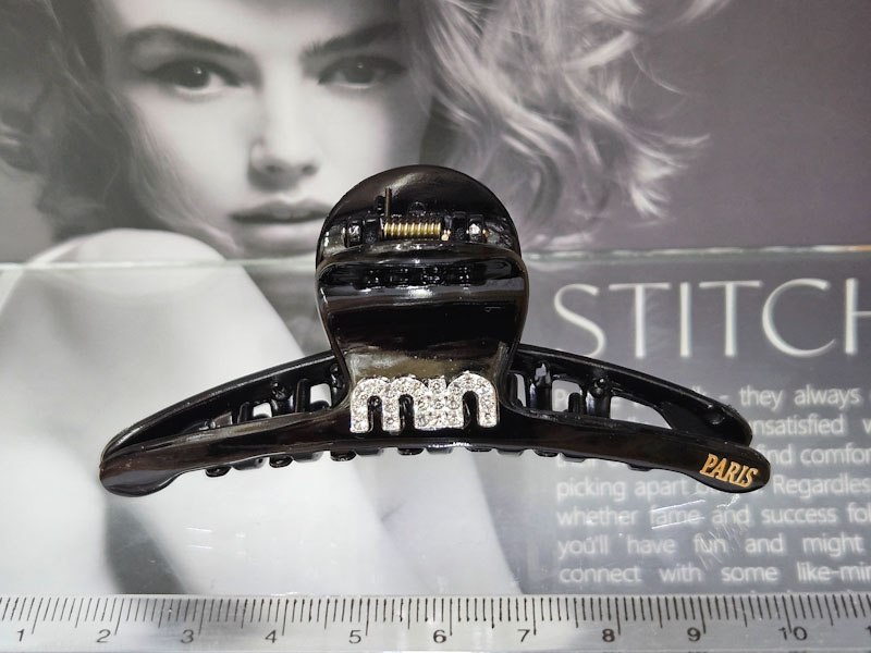 Заколка 1866005500063: цена 230 рублей.