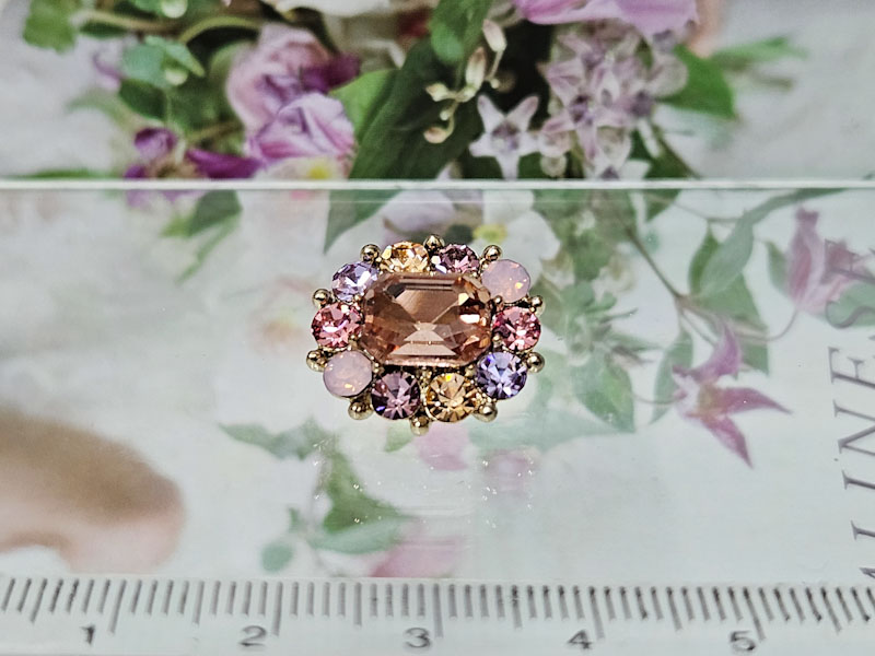 Брошь 1720006500180: цена 200 рублей.