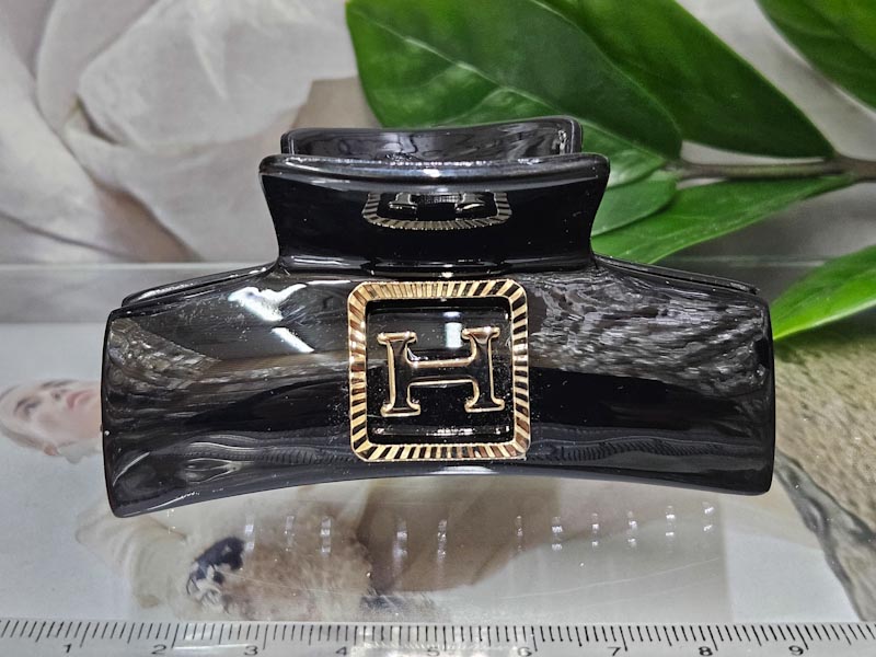 Заколка 1915005500112: цена 410 рублей.