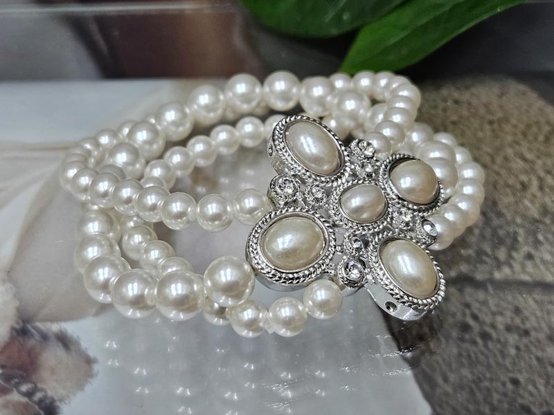 Браслет 1075006500068: цена 1310 рублей.