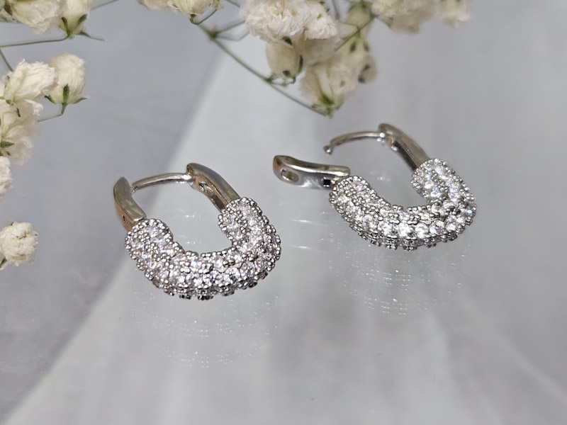 Серьги 2245026600102: цена 480 рублей.