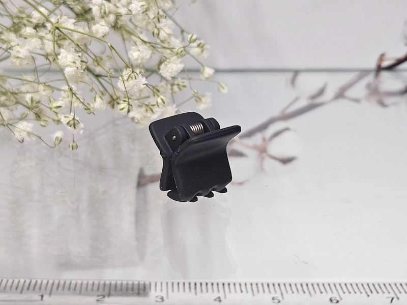 Заколка 1833005500096: цена 35 рублей.