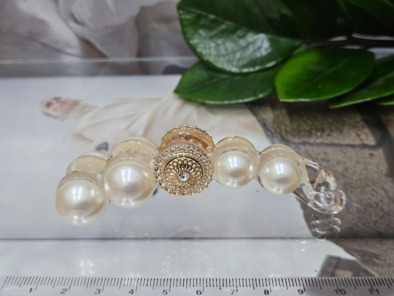 Заколка 1915005500358: цена 265 рублей.