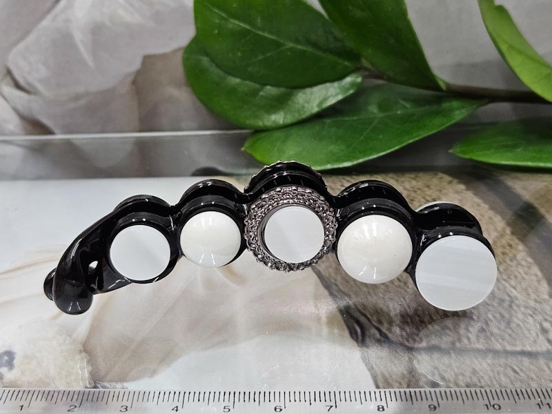 Заколка 1915005500686: цена 330 рублей.