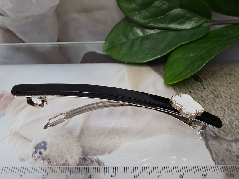 Заколка 1310005500115: цена 150 рублей.