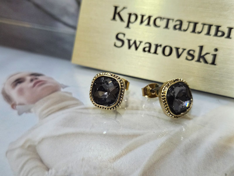 Серьги 1141008300163: цена 345 рублей.
