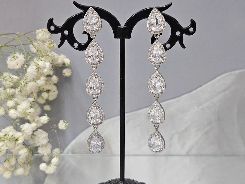 Серьги 2245026600041: цена 720 рублей.