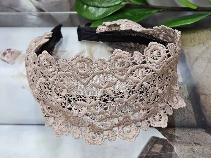 Ободок 2036001600459: цена 410 рублей.