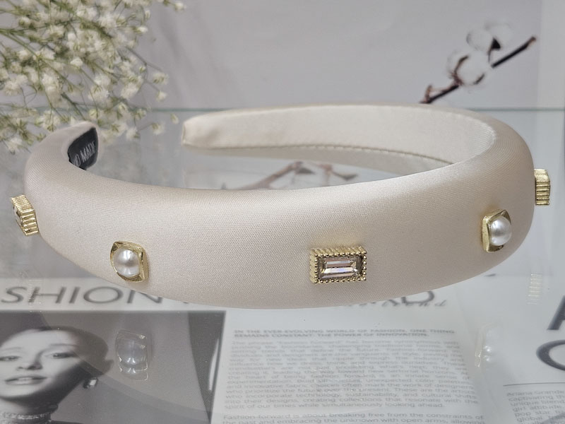 Ободок 1149001600143: цена 590 рублей.