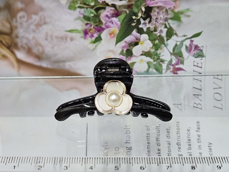 Заколка 1045005500536: цена 165 рублей.