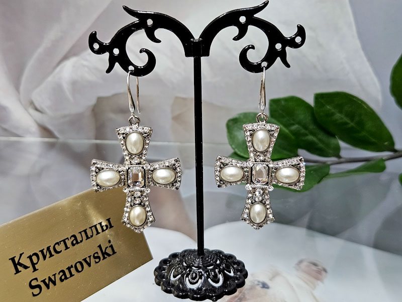 Серьги 1396008300068: цена 2290 рублей.