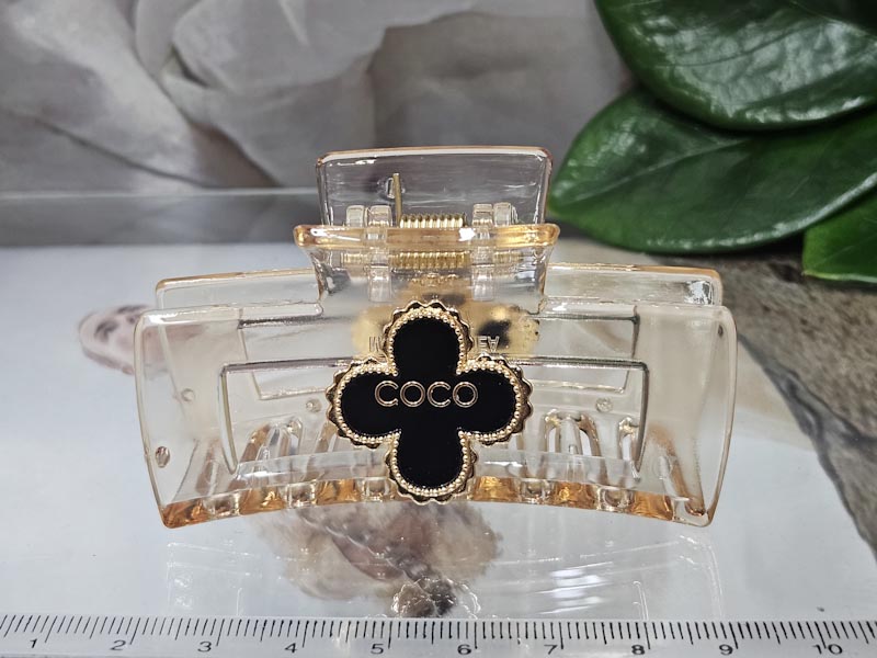 Заколка 1045001600162: цена 495 рублей.