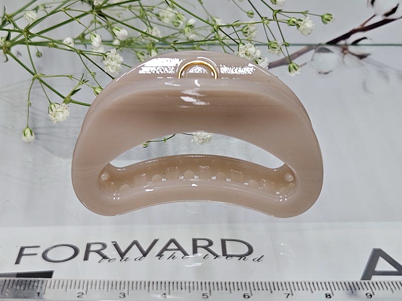 Заколка 1812005500046: цена 200 рублей.