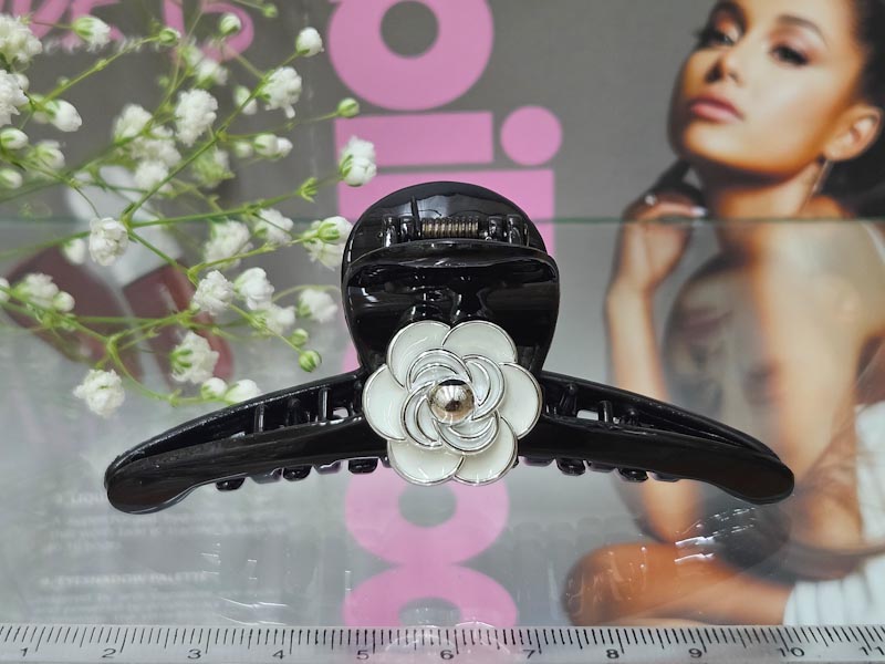 Заколка 1103001600312: цена 230 рублей.