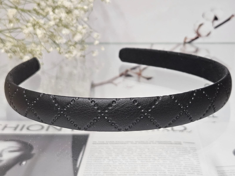 Ободок 1226005500416: цена 135 рублей.