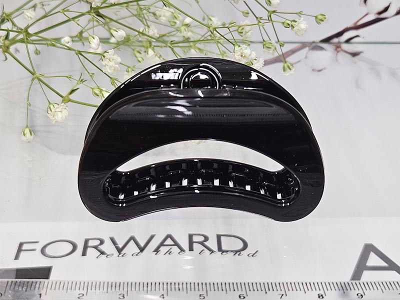 Заколка 1812005500015: цена 200 рублей.