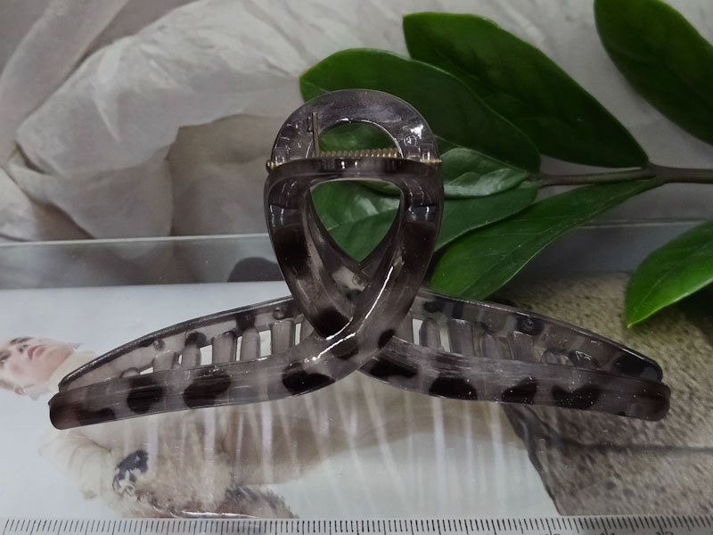 Заколка 1023005500084: цена 180 рублей.