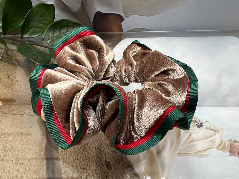 Резинка 1226001600097: цена 230 рублей.