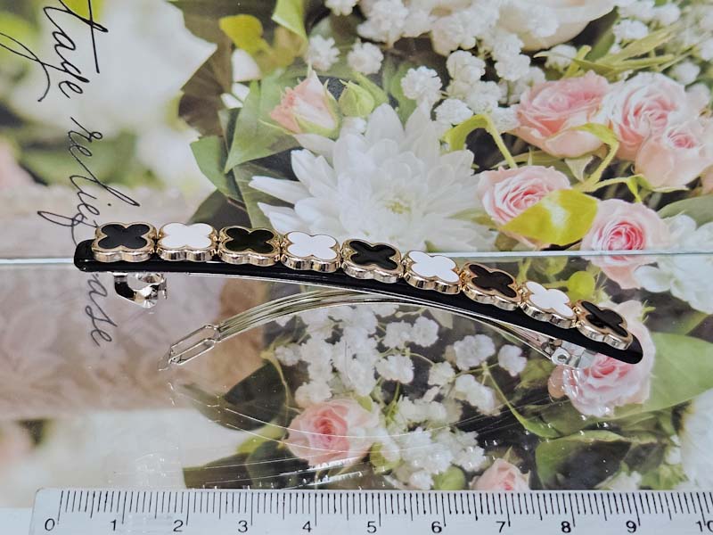 Заколка 1023005500107: цена 230 рублей.