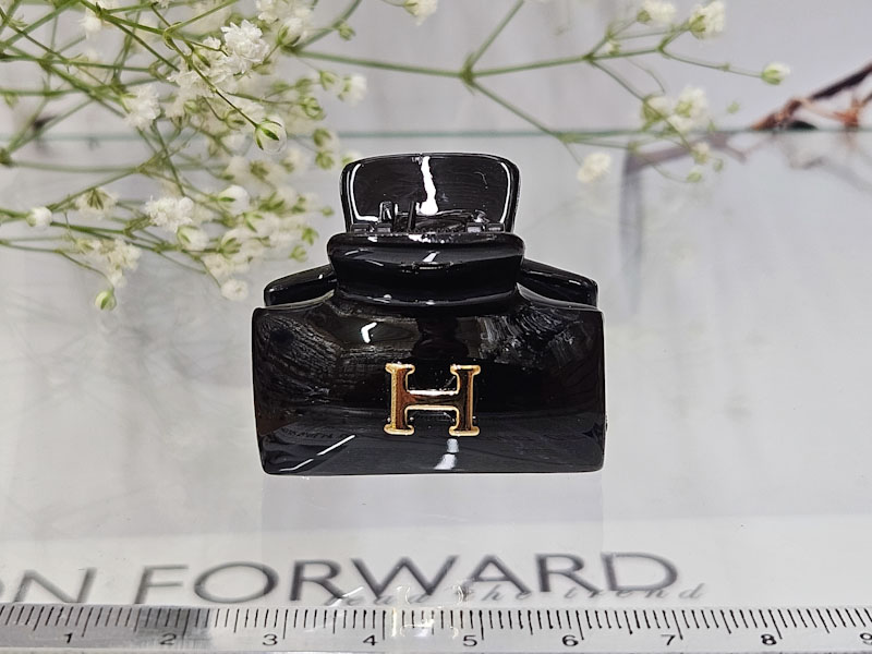 Заколка 1310005500238: цена 165 рублей.