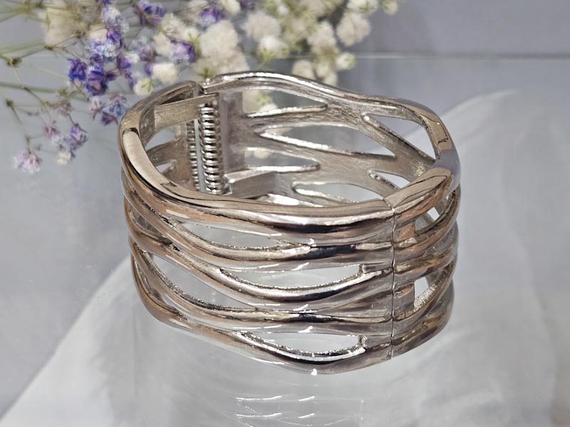 Браслет 2250026600045: цена 505 рублей.