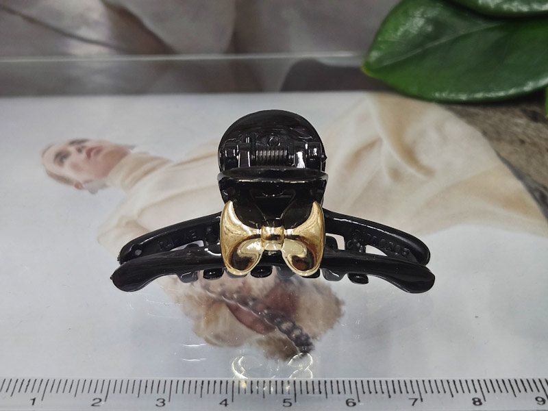 Заколка 1045005500581: цена 165 рублей.