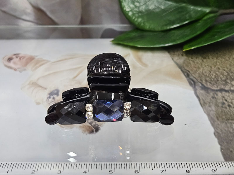 Заколка 1025005500439: цена 215 рублей.