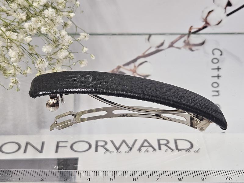 заколка 1226001600387: цена 200 рублей.