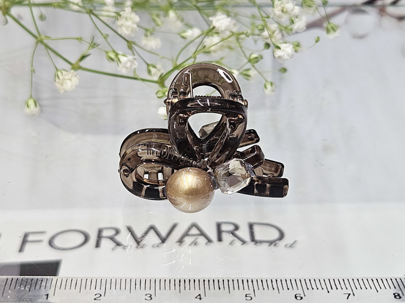 Заколка 1812001600061: цена 135 рублей.