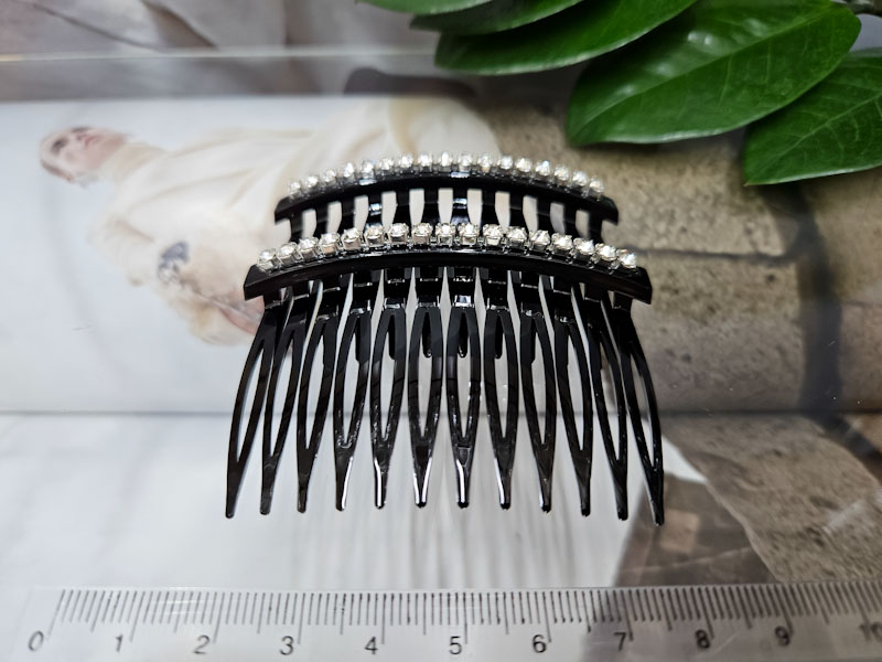 Заколка 1031001600509: цена 180 рублей.