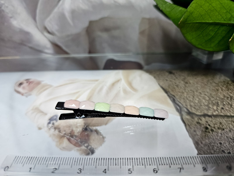 Заколка 1025001600331: цена 115 рублей.