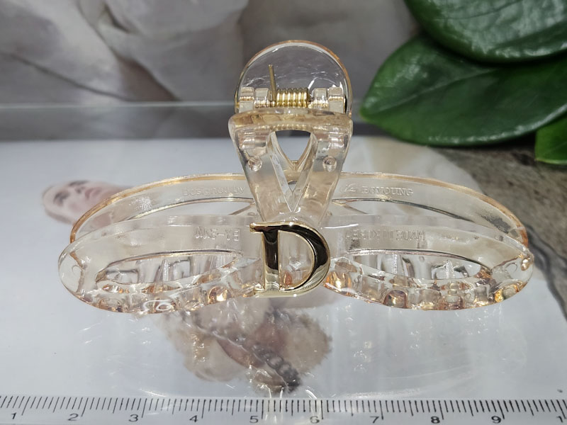 Заколка 1045001600124: цена 295 рублей.