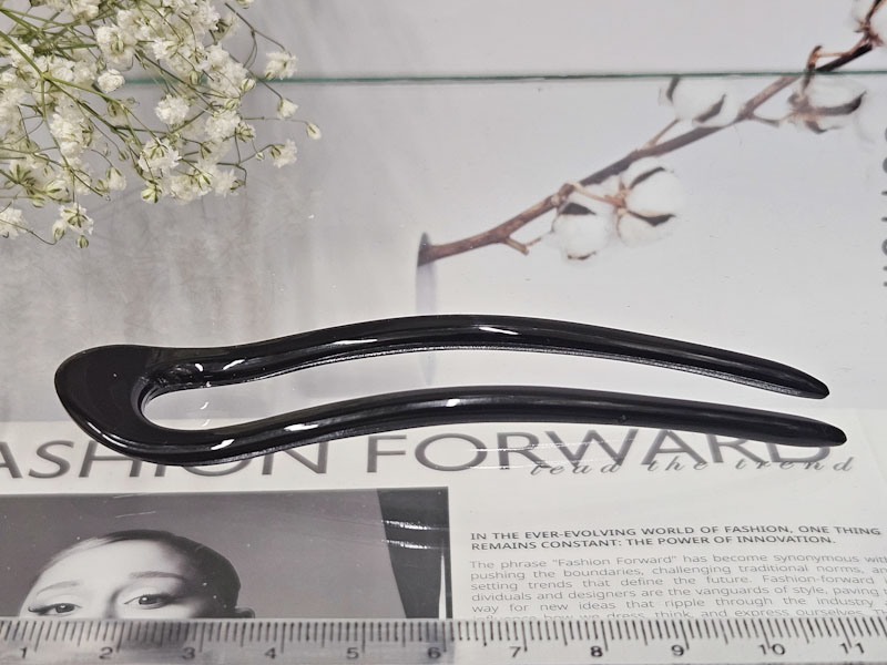 Заколка 1833005500362: цена 60 рублей.