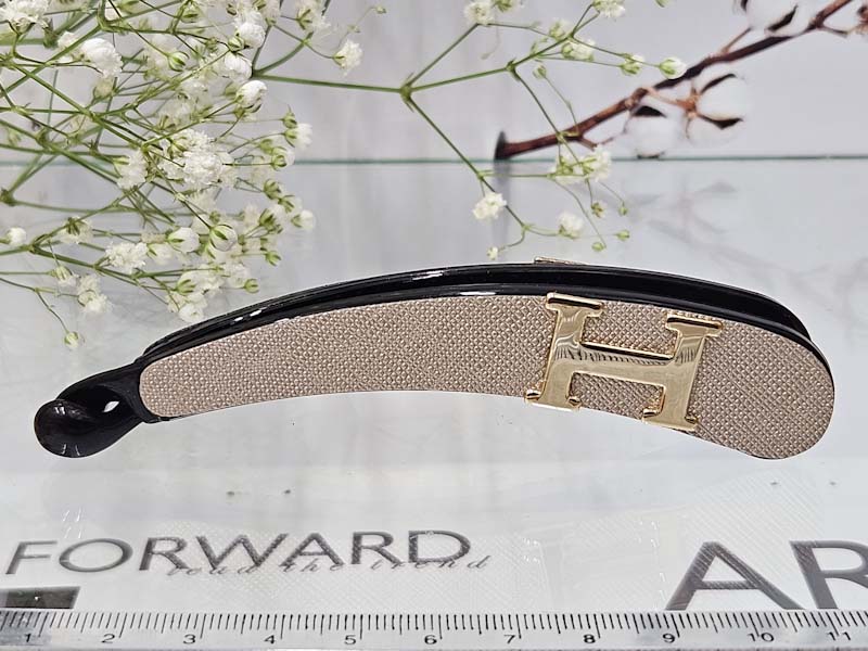 Заколка 1091001600046: цена 410 рублей.