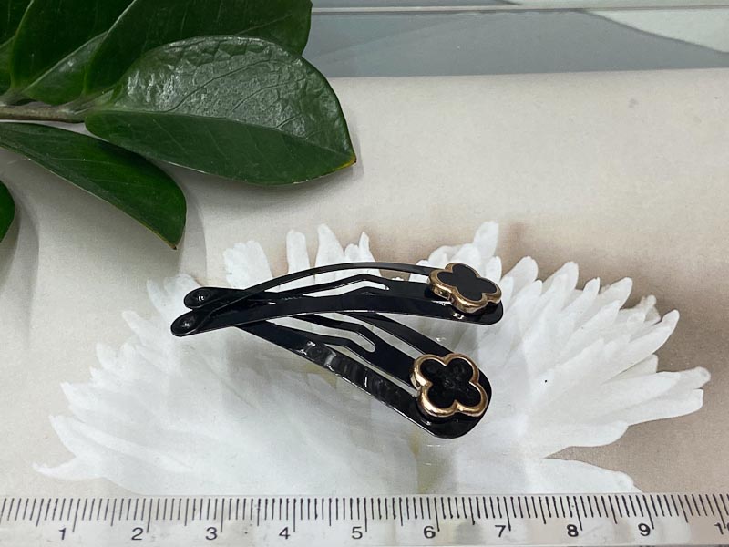 Заколка 1039001600321: цена 100 рублей.