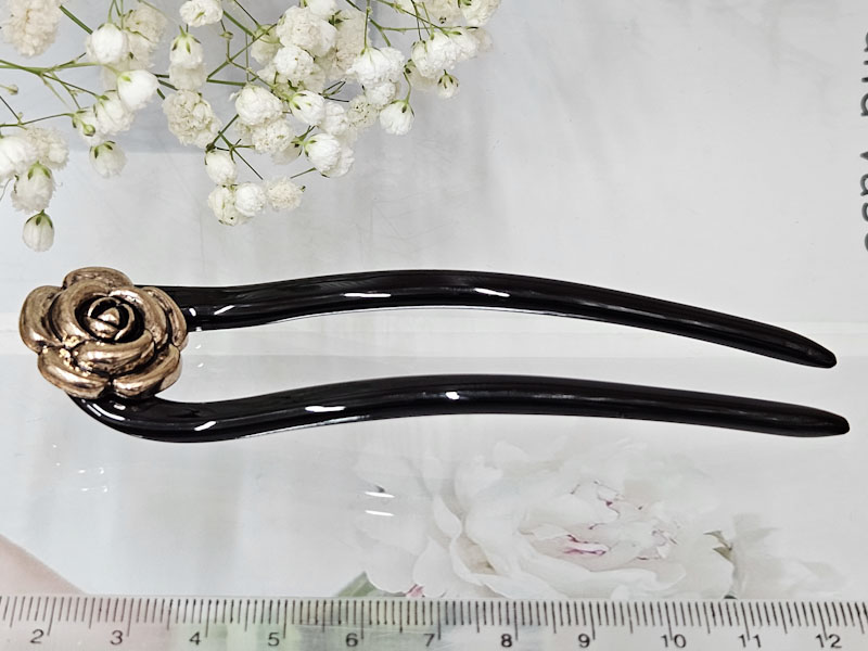 Заколка 1039001600444: цена 200 рублей.