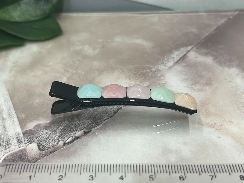 Заколка 1025001600324: цена 135 рублей.