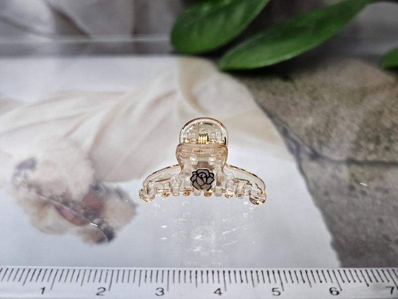 Заколка 1039005500252: цена 85 рублей.