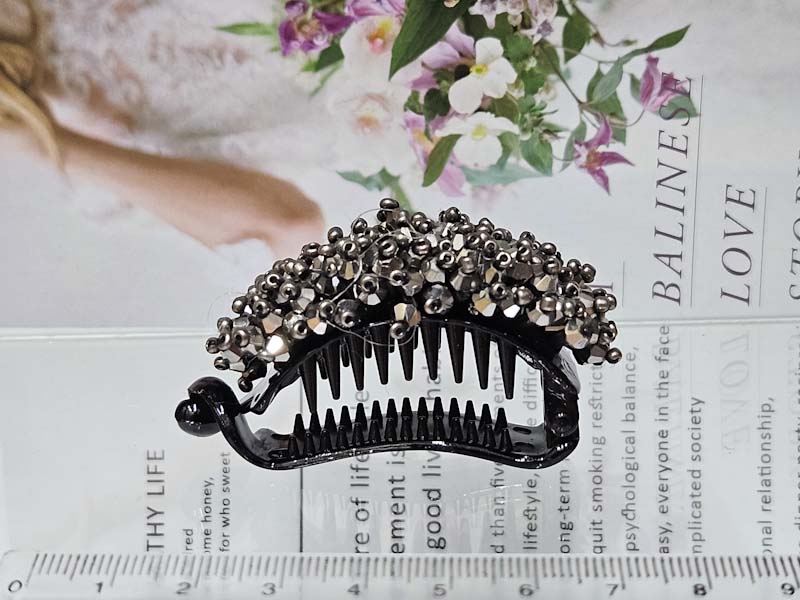 Заколка 1860001600079: цена 655 рублей.