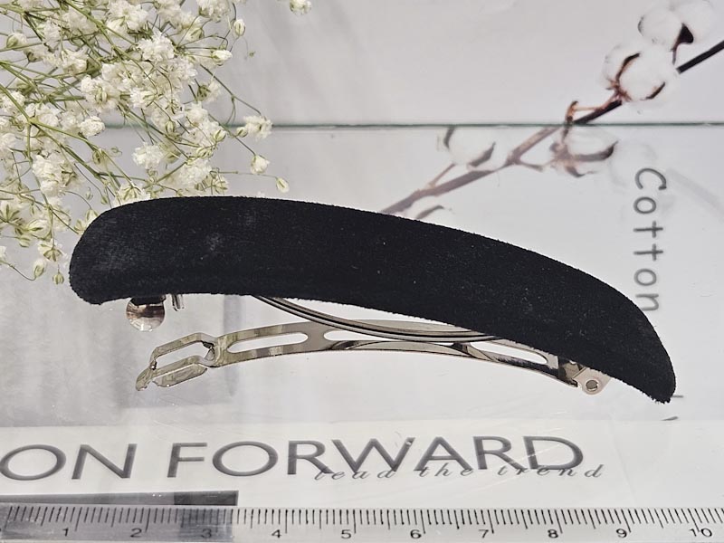 заколка 1226001600394: цена 200 рублей.