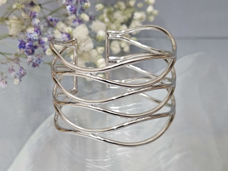 Браслет 2250026600106: цена 630 рублей.