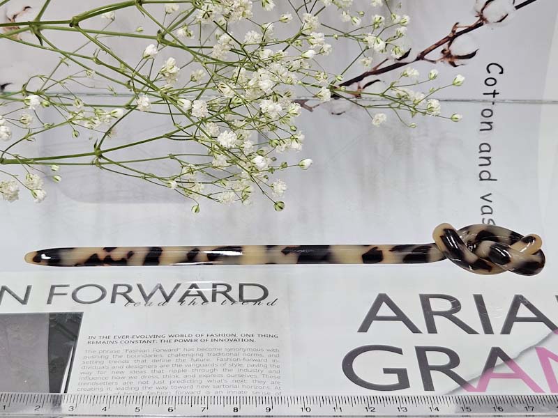 Заколка 1203005500042: цена 410 рублей.