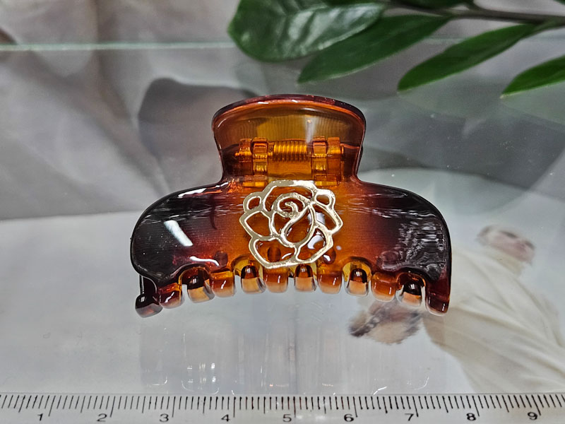 Заколка 1045005500642: цена 250 рублей.