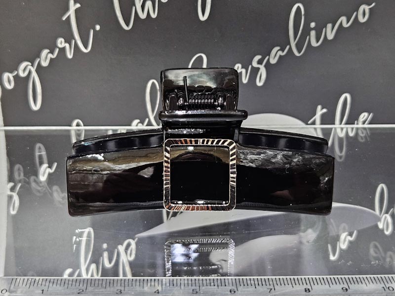 Заколка 1915005501034: цена 330 рублей.