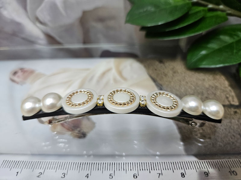 Заколка 1045005500185: цена 250 рублей.