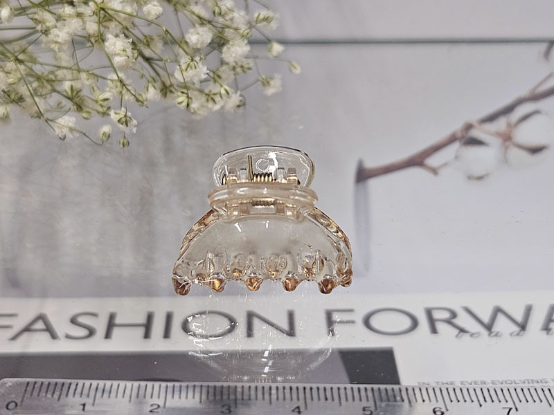 Заколка 1833005500348: цена 40 рублей.