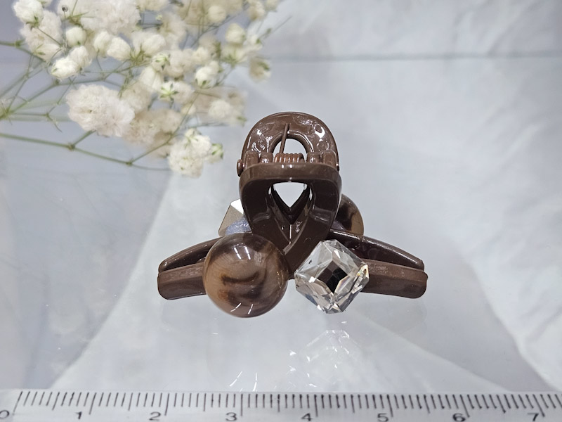 Заколка 1812001600054: цена 135 рублей.