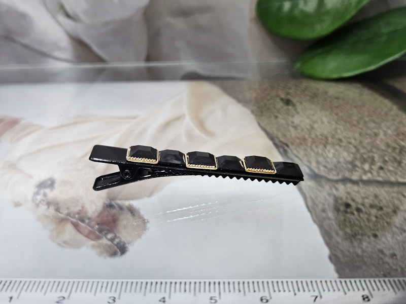 Заколка 1031001600707: цена 100 рублей.