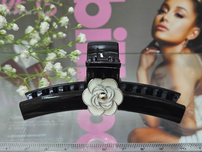 Заколка 1103001600336: цена 230 рублей.